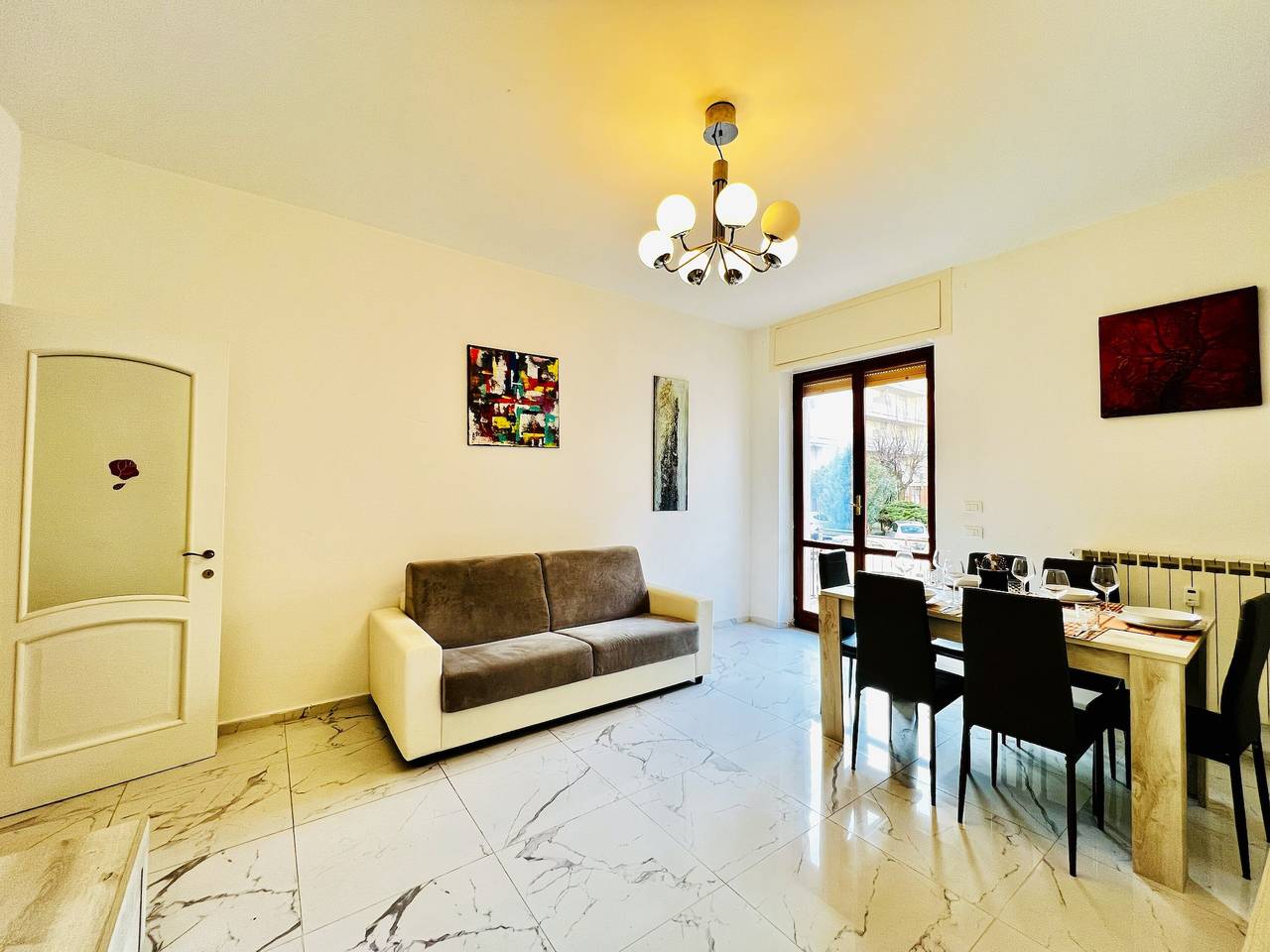 The White Marble Beach House – Kostenloses Parken in Marina di Carrara, Carrara