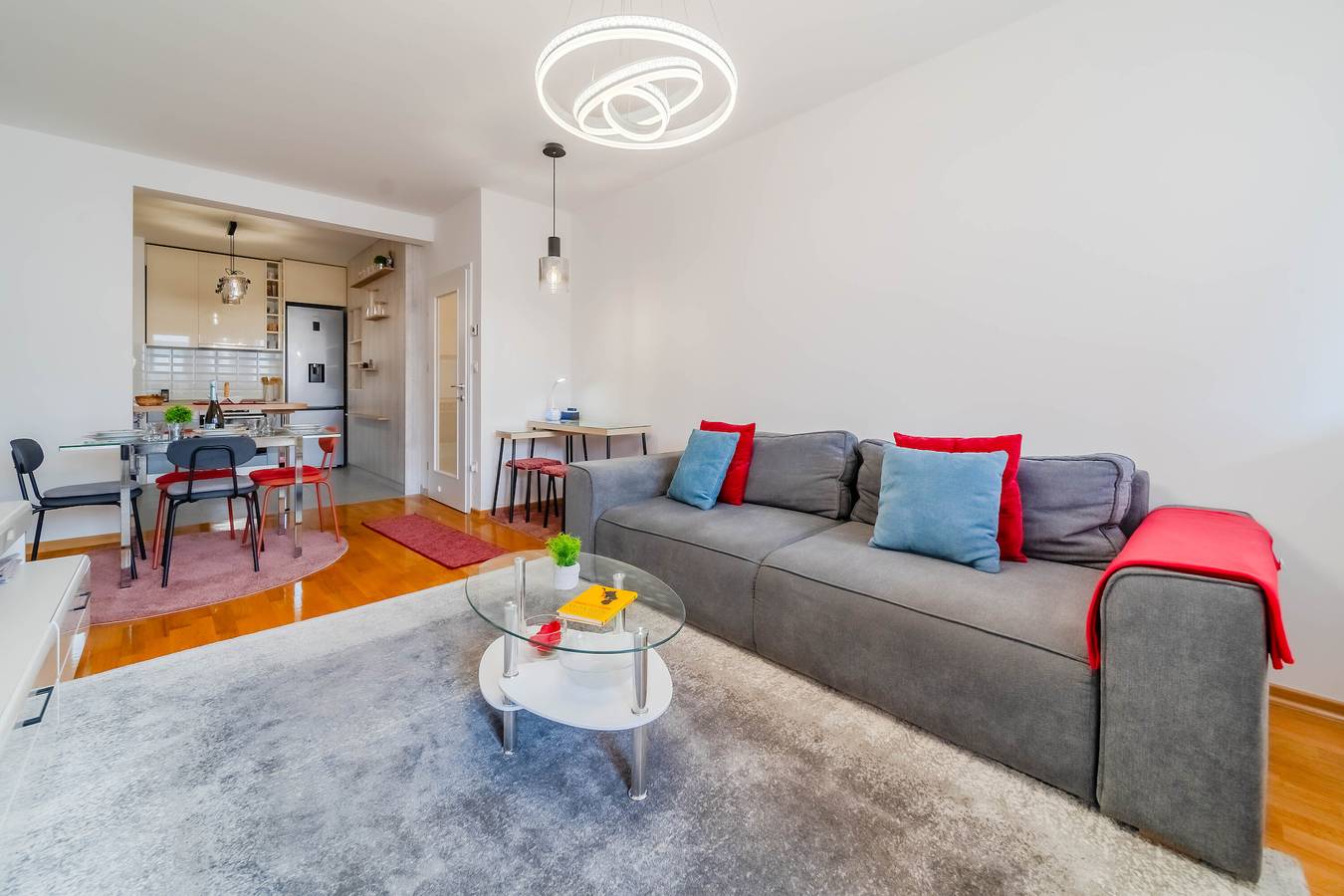 Ganze Wohnung, Apartment Saga With Terrace And Parking in Zagreb, Zagreb und Umgebung