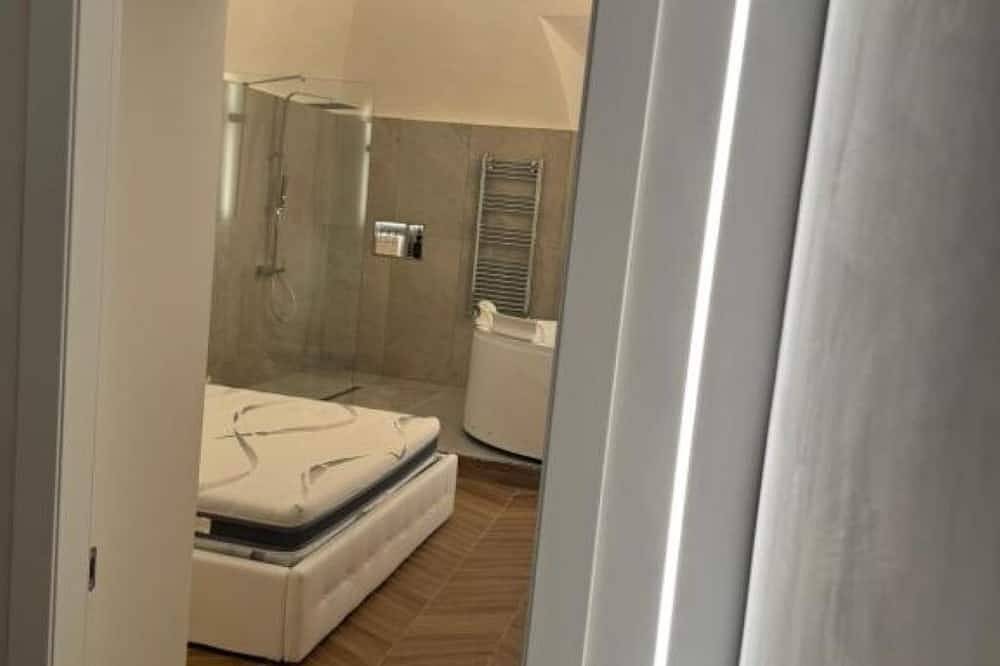 Entire apartment, Enjoyhousebracciano suite2 in Bracciano, Lake Bracciano