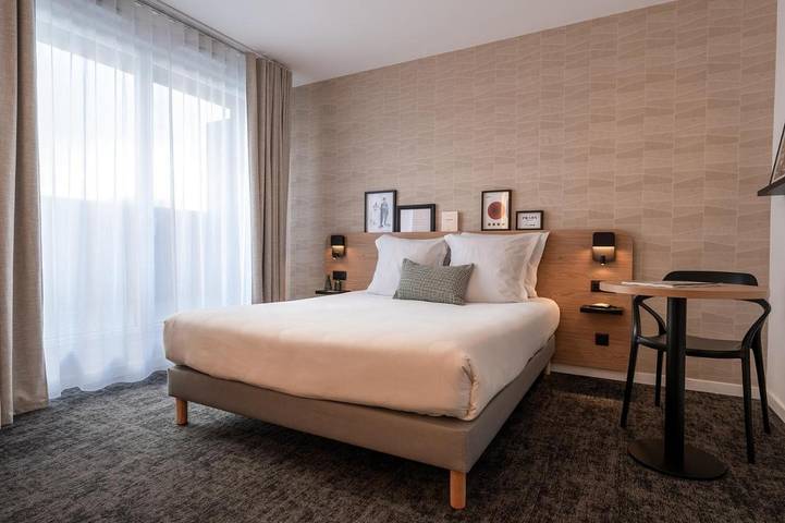 Appart’hôtel pour 2 personnes, avec Balcon ainsi que Terrasse et Piscine