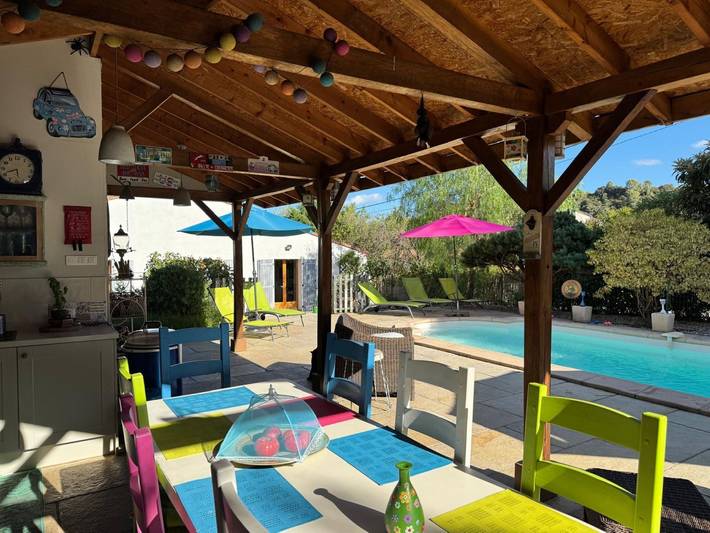 Maison de vacances pour 6 personnes, avec piscine ainsi que terrasse et jardin, animaux acceptés