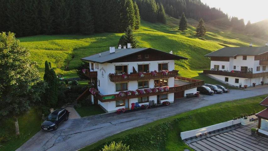 Ferienwohnung für 3 Personen, mit Garten und Ausblick in Berwang - 2