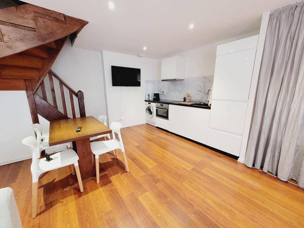 Appartement entier, Maison 2 chambres vue château in Châteaugay, Parc naturel régional des Volcans d'Auvergne