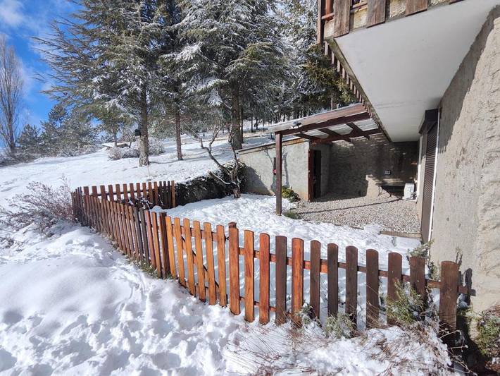 Gîte pour 4 personnes, avec jardin ainsi que vue sur le lac et vue, animaux acceptés à Puy-Sanières - 3
