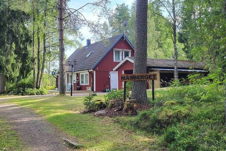 Ferienhaus für 6 Personen, mit Whirlpool und Garten