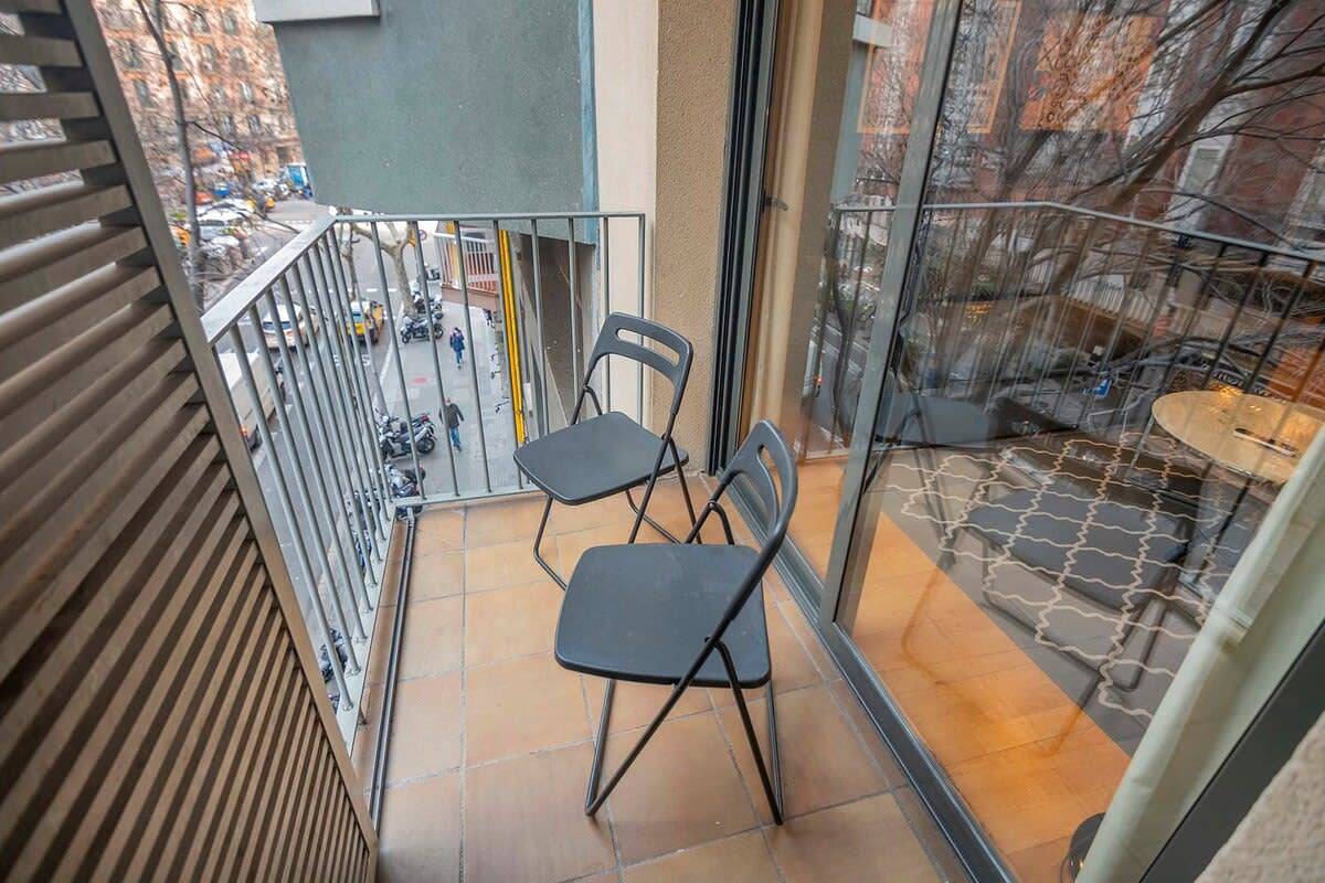 Ganze Wohnung, Ferienwohnung für 5 Personen mit Garten in Barcelona Zentrum, Barcelona