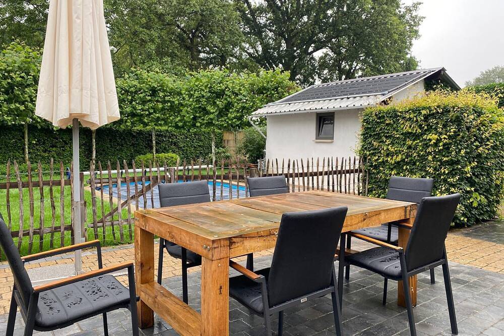 8P 4B Beautiful Villa with pool in Zonhoven in Zonhoven, Hasselt und Umgebung