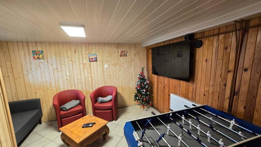 Gîte pour 5 personnes, avec piscine et vue ainsi que sauna et jardin dans Saut Du Bouchot - 3