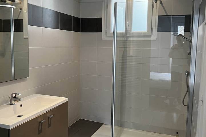 Appartement entier, Appartement 4 personnes à 20M de la grande plage du sillon 500 M des thermes in Saint-Malo, Région de Saint-Malo