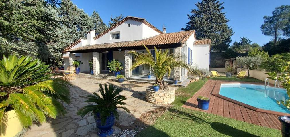 Chambre d’hôte pour 2 personnes, avec Terrasse et Jardin ainsi que Piscine et Vue