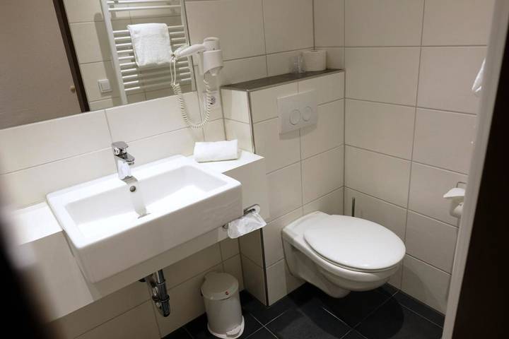 Hôtel pour 3 personnes, avec piscine et terrasse ainsi que sauna et vue, animaux acceptés dans Dinkelsbuhl - 2