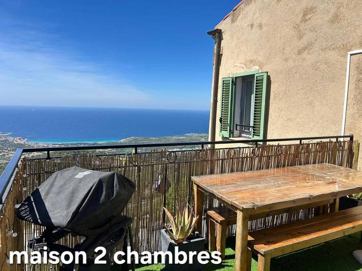 Location de vacances pour 5 personnes, avec terrasse et vue à Sant'Antonino - 2