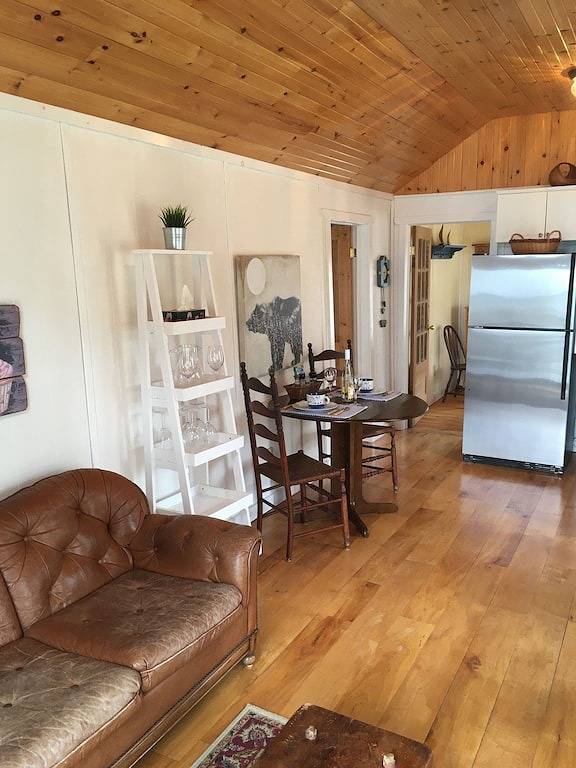 Lake Breeze Sweet for Two in Kawartha Lakes