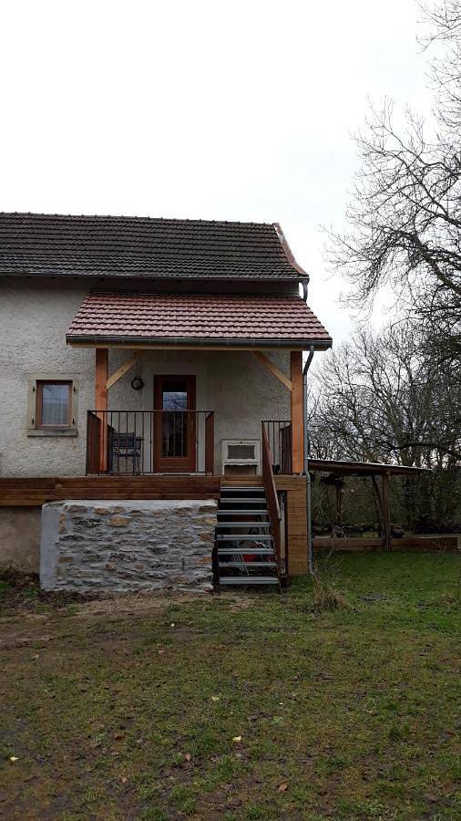 Gîte pour 2 personnes, avec Terrasse et Jardin dans Parmilieu