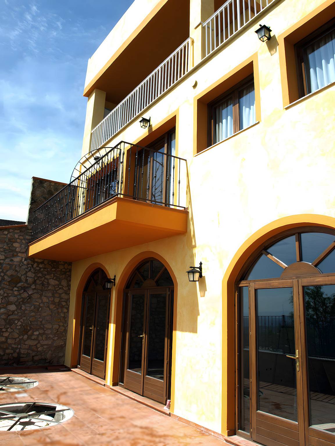 Country House 'Joan' with Mountain View, Wi-Fi and Air Conditioning in Rossell, Natural Park Tinença de Benifassà