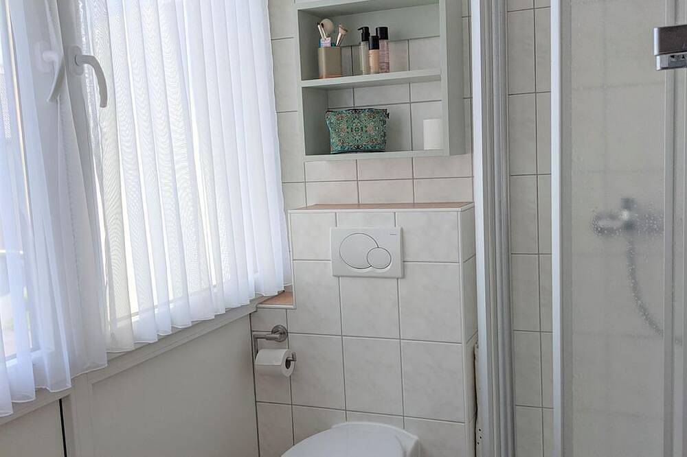 Doppelzimmer mit Bad & Balkon - Hotel-Restaurant Im Goldenen Grund in Körperich, Eifelkreis Bitburg-Prüm