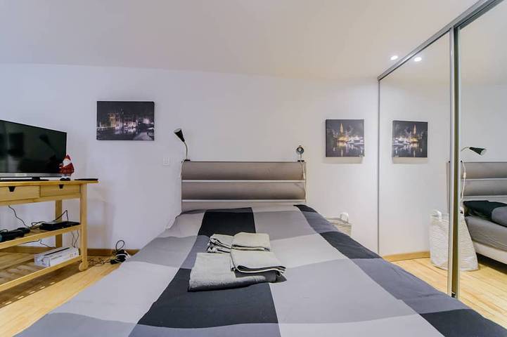 Apartamento entero, Acogedor y tranquilo apartamento en el centro fhistorico de la ciudad francesa de Estrasburgo. in Estrasburgo, Región de Estrasburgo