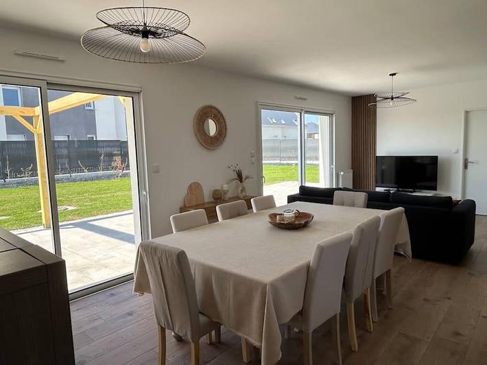 Location de vacances pour 9 personnes, avec jacuzzi ainsi que jardin et terrasse à Chicheboville