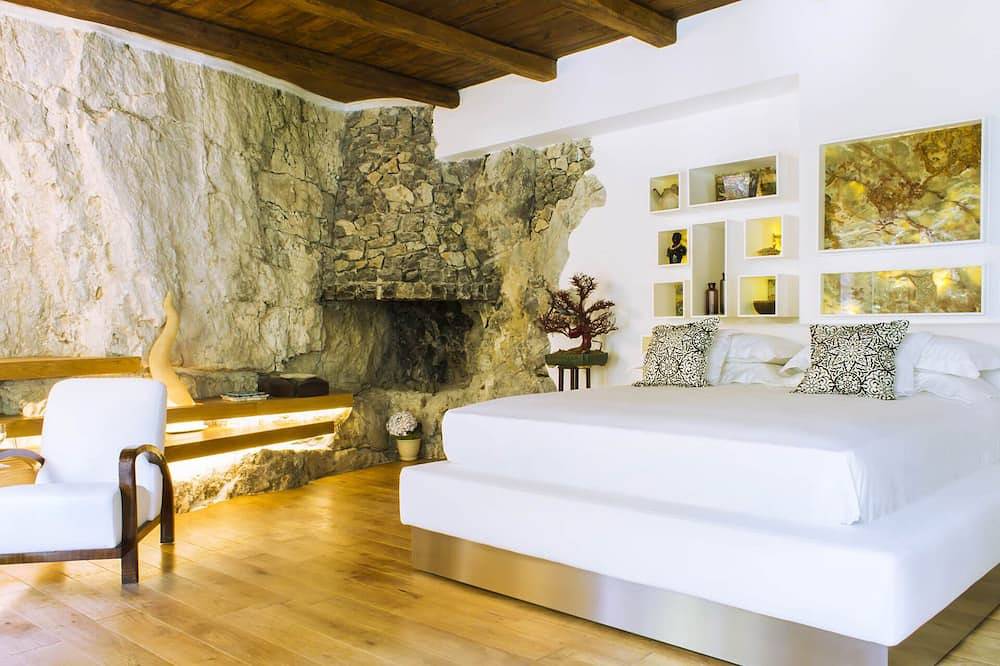 Villa Shah a place to listen to the sea in Amalfi Coast in Conca dei Marini, Sorrento Coast