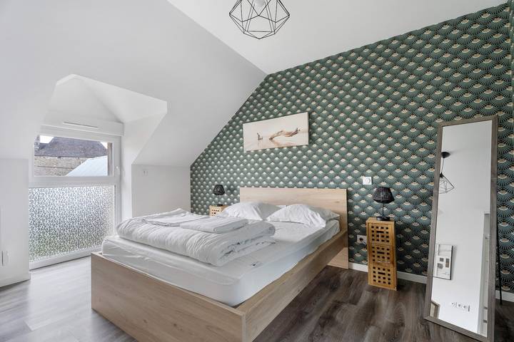 Gîtes des Lacs – L'Oranger mit Gemeinschaftspool, Sauna, Whirlpool, privater Terrasse & Wlan in Jugon-les-Lacs, Dinan und Umgebung