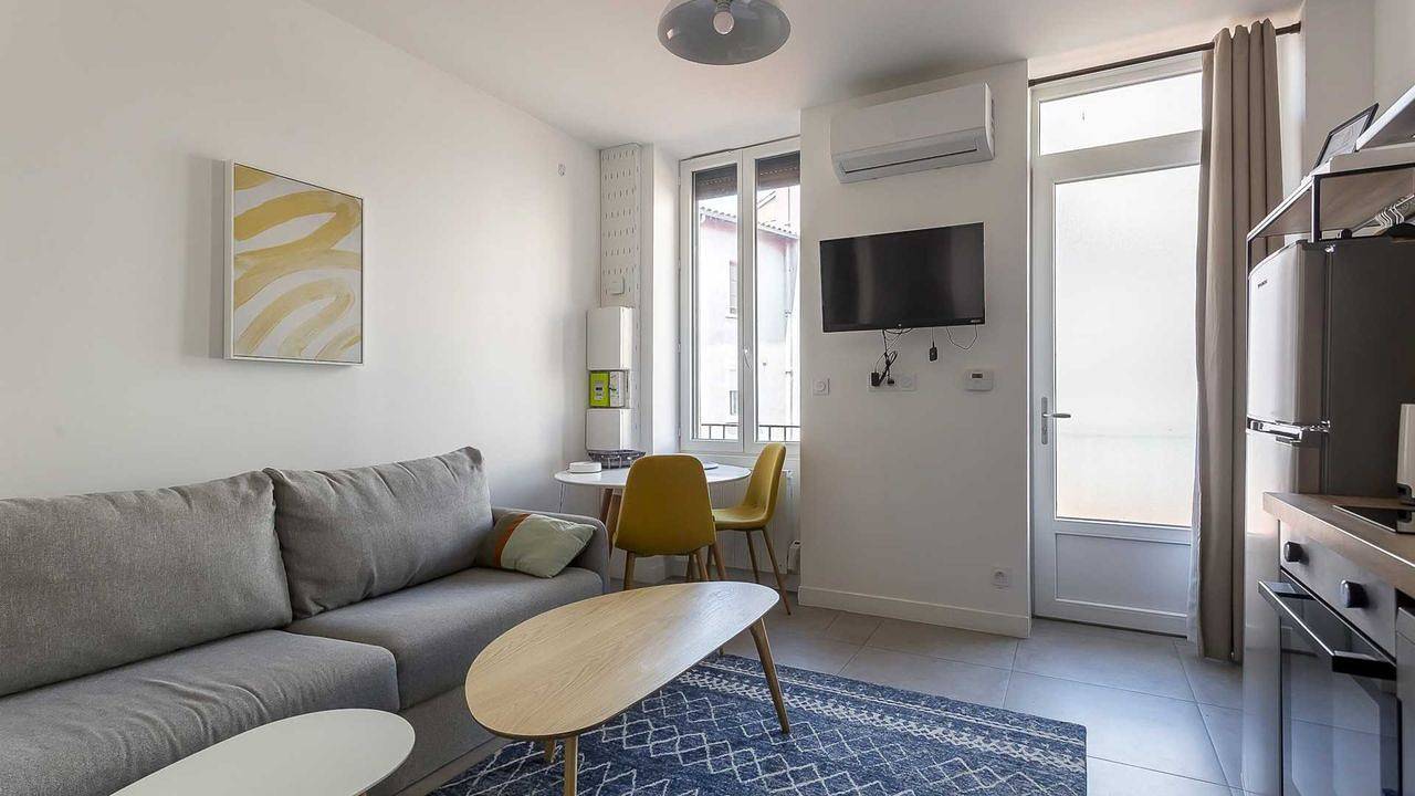 Appartement De Vacances pour 4 Personnes dans Villeurbanne, Rhône