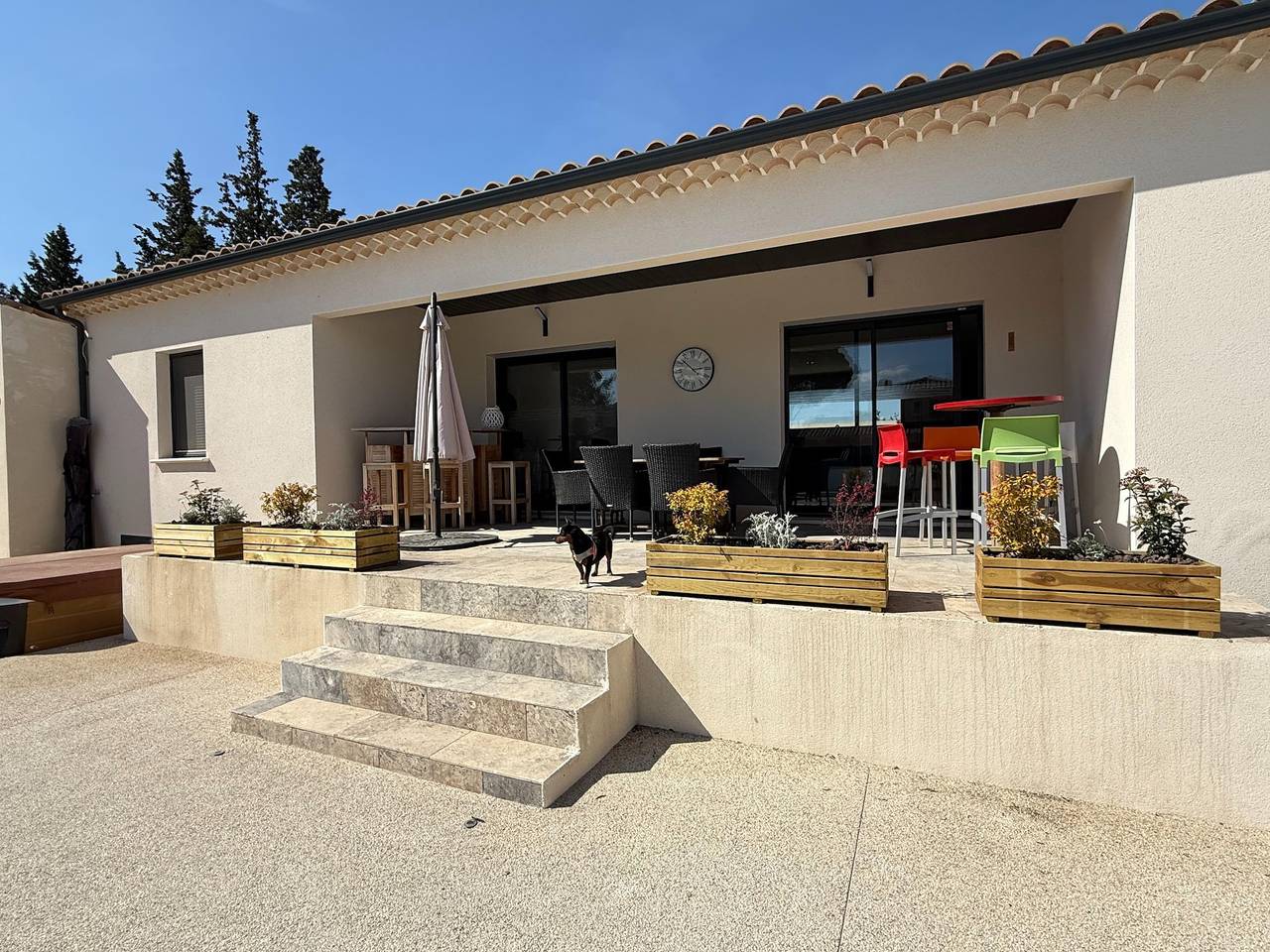 Villa with pool and jacuzzi near Châteauneuf-du-Pape – 9 people in Sorgues, Vaucluse