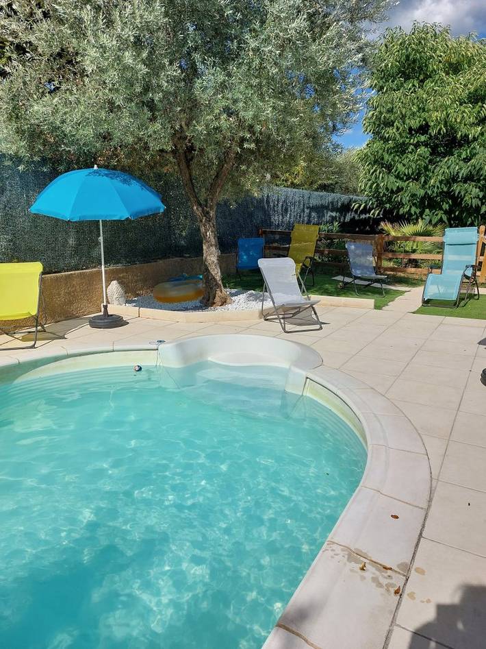 Gîte pour 4 personnes, avec piscine ainsi que terrasse et jardin, animaux acceptés à Saint-Martin-d'Ardèche - 2