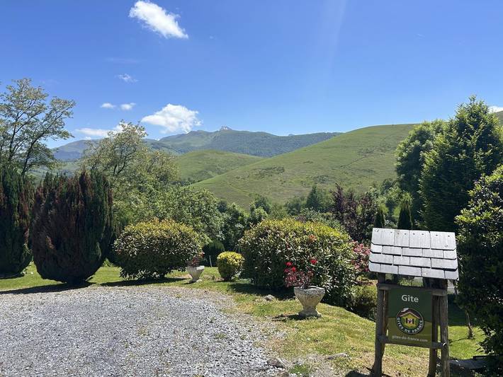 Gîte pour 4 personnes, avec jardin, animaux acceptés à Sère-Lanso