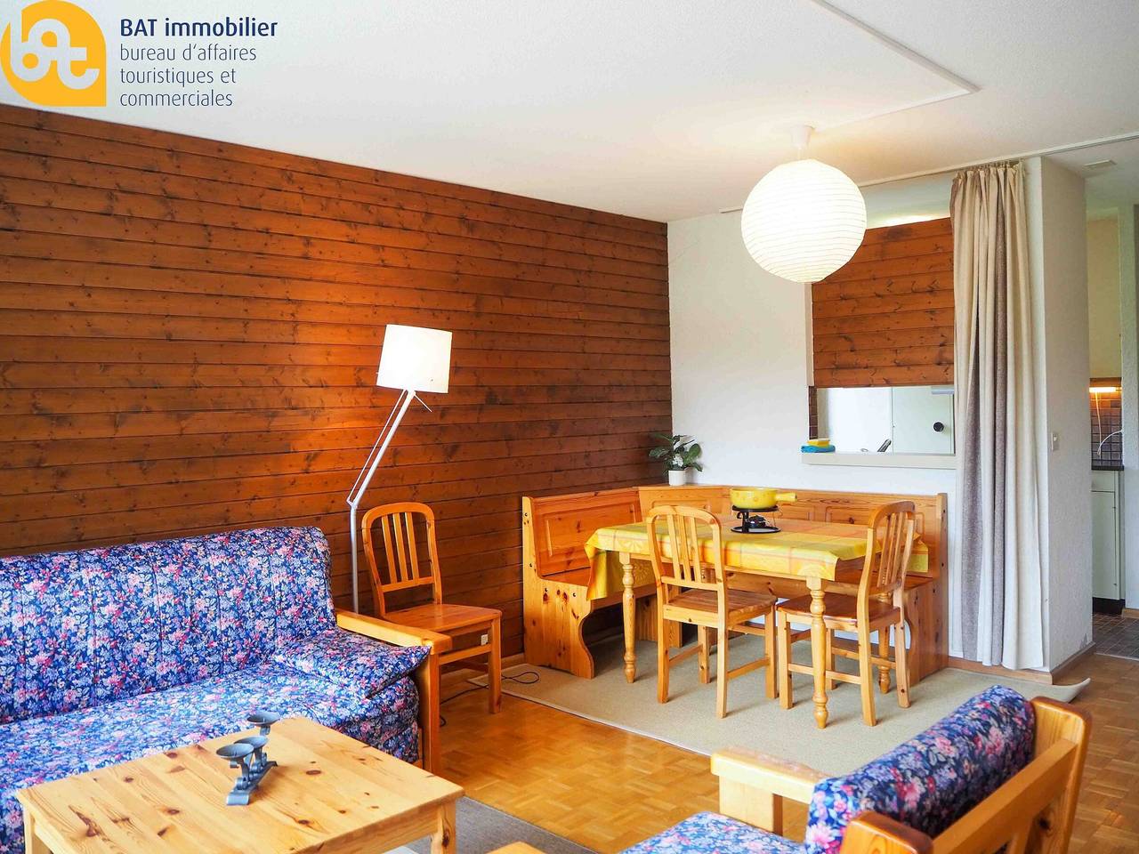 Apartamento entero, Cité Radieuse D Liches n° 113 (101), flat with relaxing terrace in Chalais (Suiza), Alpes del Valais