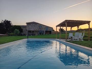 Gîte pour 6 personnes, avec piscine et jardin à Tonnac