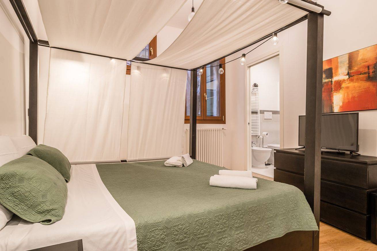 Cały apartament, Palazzo Daponte 02 - Cosy, Central - Sanitized in Wenecja, Prowincja Wenecja