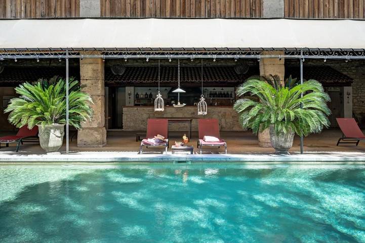 Hôtel pour 3 personnes, avec Terrasse et Jardin ainsi que Piscine et Vue