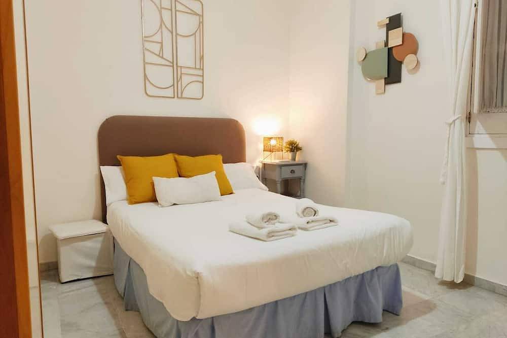 Entire apartment, Duplex with Terrace in Santa Cruz 5 pax Parking Opc in Casco Antiguo, Sevilla