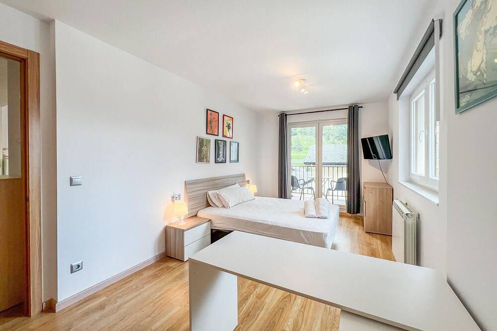 Entire apartment, Cozy 3-Bedroom Apartment in Arinsal with Parking in Arinsal, Pal Arinsal