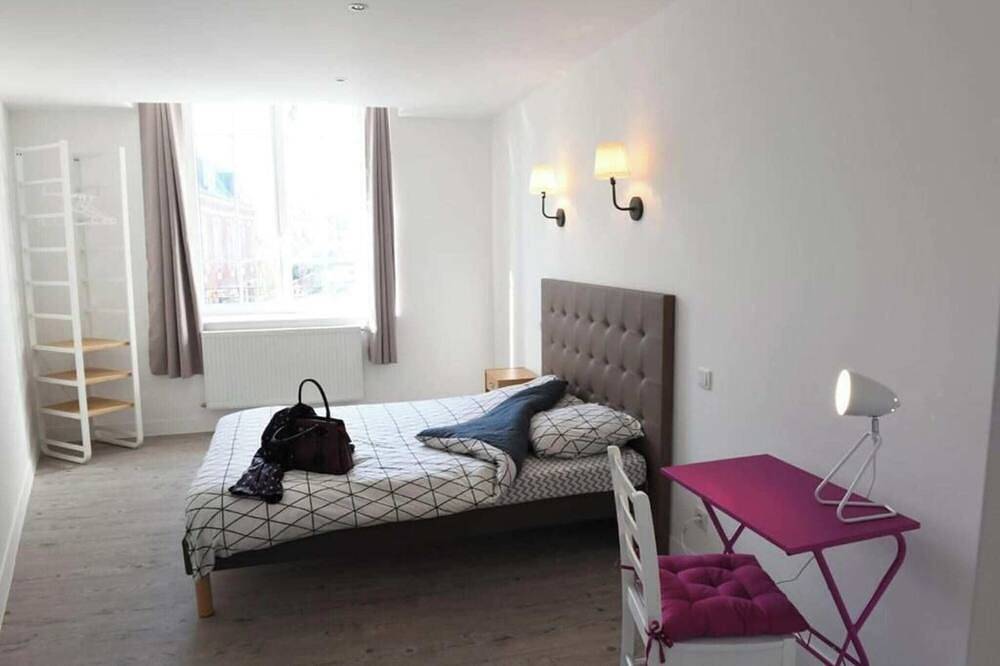 Apartamento entero, Apartamento en el tercer piso, en el centro de Dieppe. in Dieppe (Sena Marítimo), Región de Dieppe