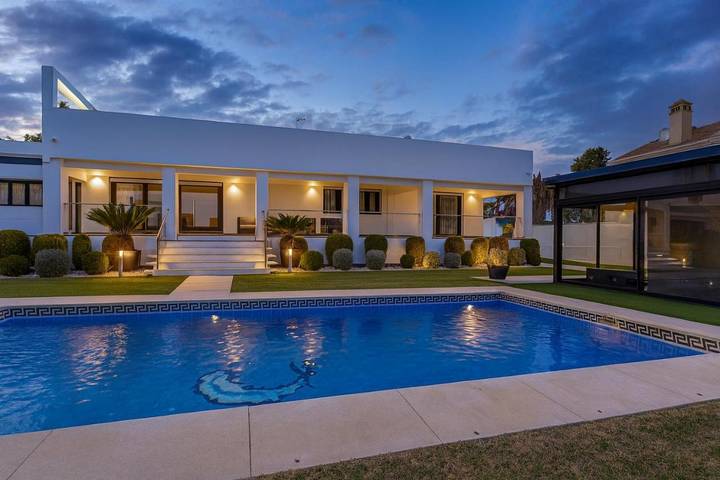 Casa rural para 10 personas, con vistas además de jardín y piscina en Churriana - 3