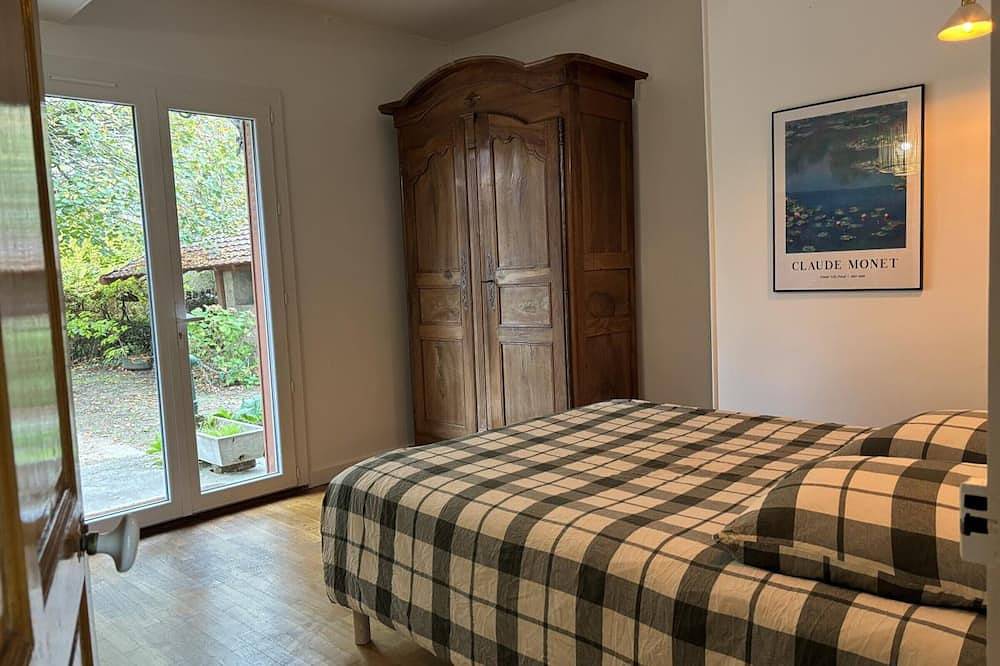 Gîte paisible 8 pers avec jardin proche Parc Le Pal in Diou, Allier
