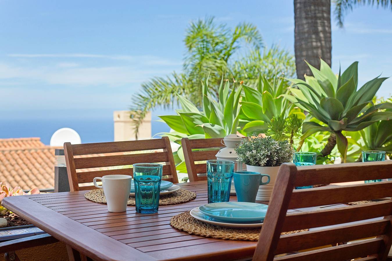 Appartement entier, Appartement de vacances 'Casa Ana' avec vue sur la mer, piscine partagée et Wi-Fi in La Quinta, Santa Úrsula