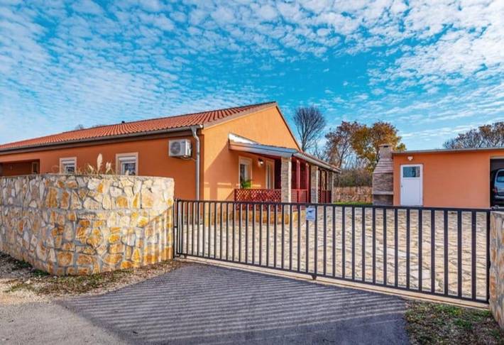 Maison d’hôte pour 2 personnes, avec jardin et terrasse dans Novigrad (Dalmatia)