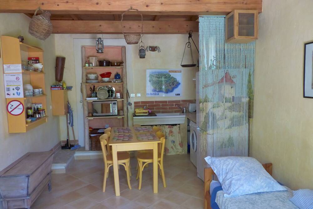 Appartement entier, Gite avec sauna et spa privatifs in Montauroux, Côte méditerranéenne (France)