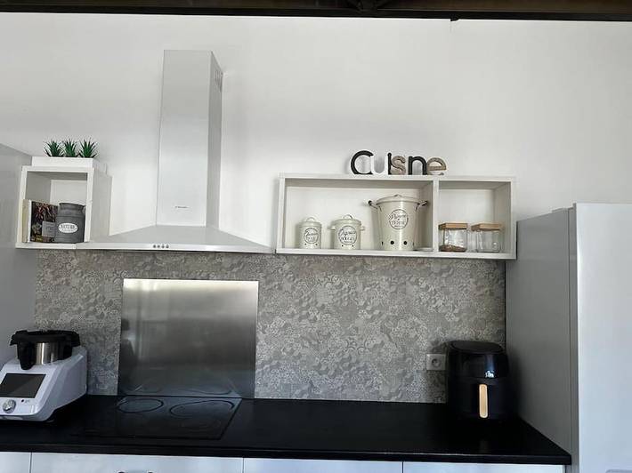 Location de vacances pour 4 personnes, avec terrasse et jacuzzi à Claret - 3
