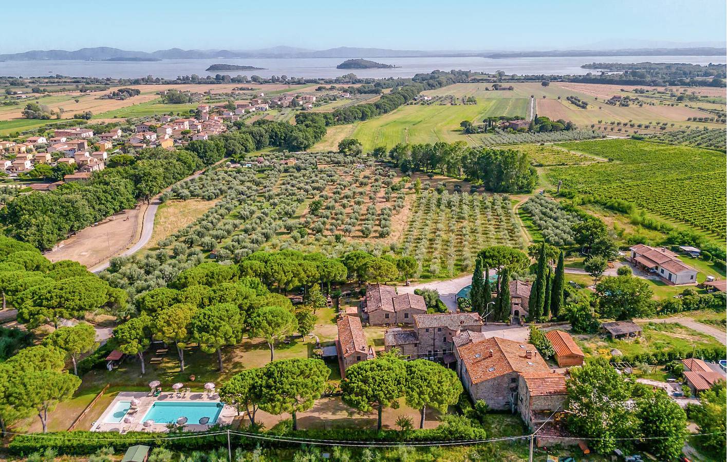 Ganze Ferienwohnung, Trasimeno Retreat: WLAN, Pool, Parkplatz, Küche – 2 km bis zur Stadt in Tuoro sul Trasimeno, Lago Trasimeno