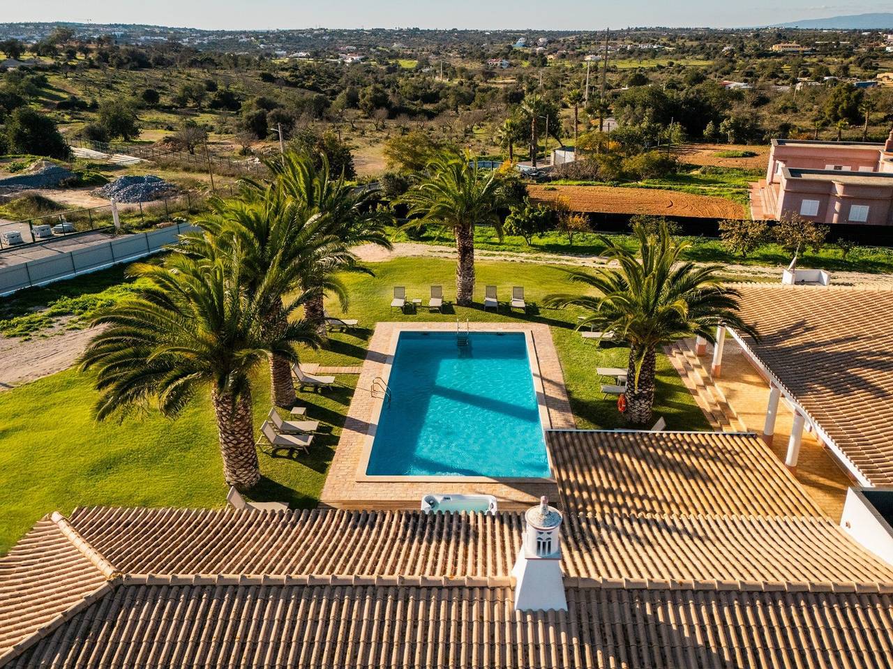 Villa „Las Rosas“ mit privatem Pool, Wlan und Klimaanlage in Albufeira, Faro Distrikt