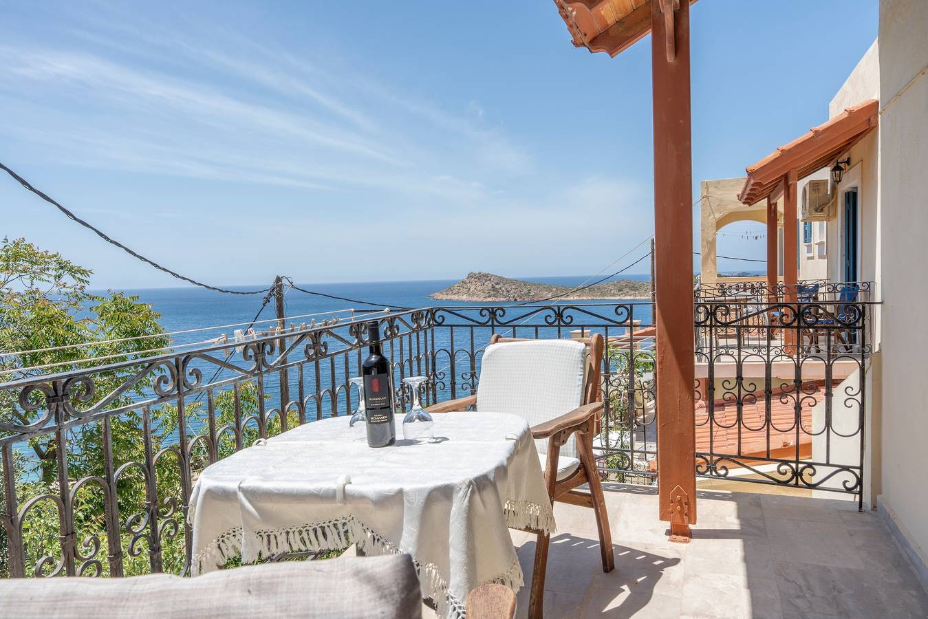 Entire apartment, Nice flat with 2 bedrooms, 2 bathrooms, sea view and sunset in Mirties, Kalymnos