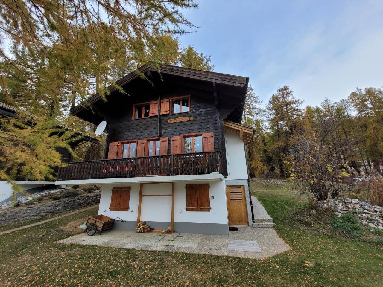 Entire apartment, Chalet Männertreu Og in Bellwald, Goms