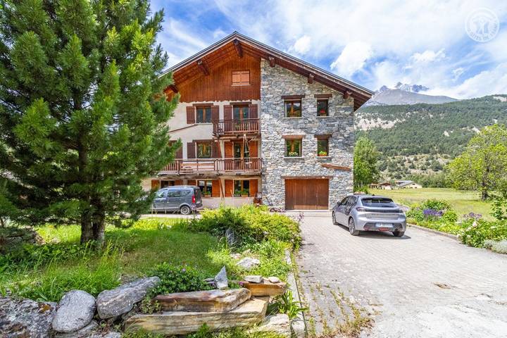 Gîte pour 4 personnes, avec Jardin à Bramans