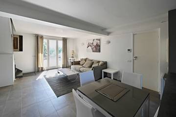Gîte pour 4 personnes, avec jardin et terrasse à Châteauneuf-Grasse