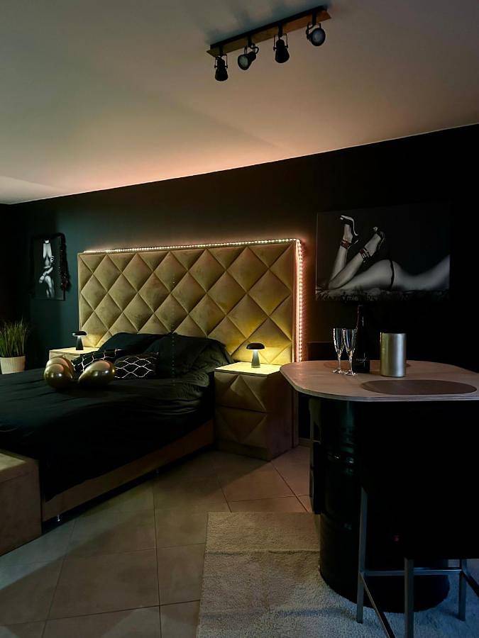 Chambre d’hôte pour 2 personnes, avec jacuzzi à Landrecies