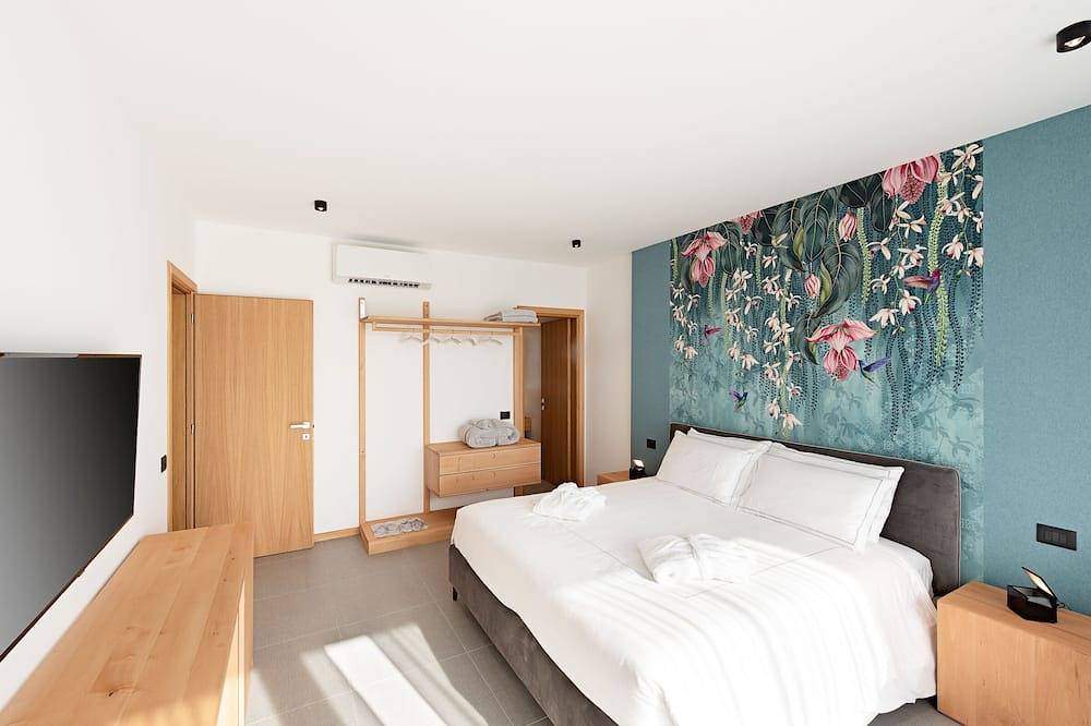 Villa Anna de lujo y piscina privada en Alba in Alba, Langhe