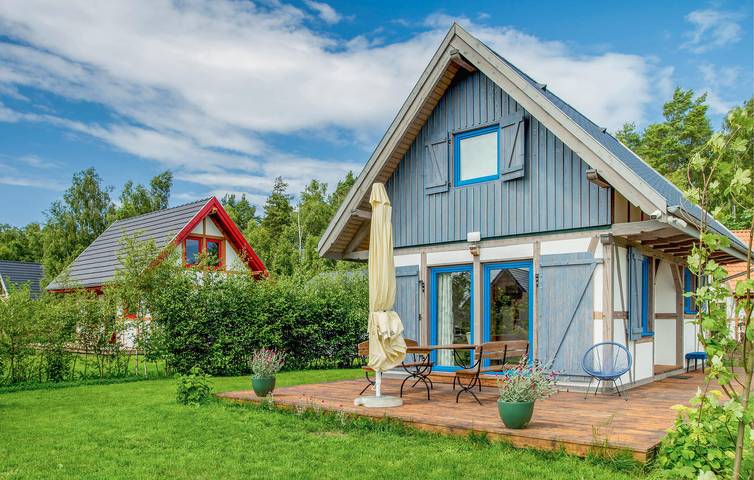 Ferienhaus für 4 Personen, mit Terrasse und Garten in Rowy